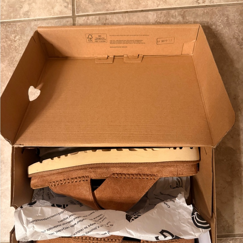 UGG Brown Goldenstar Platform Sandals - Picture 7 of 10